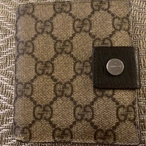 Gucci monogram wallet